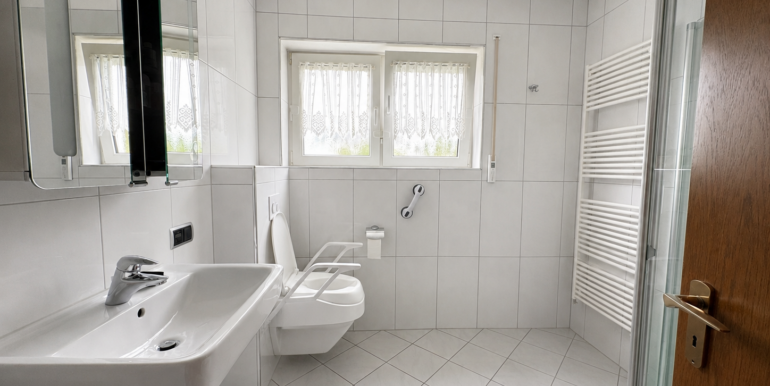 Badezimmer EG