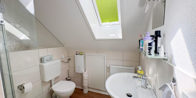 Badezimmer DG Rechts