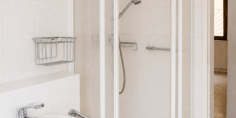 mit Dusche