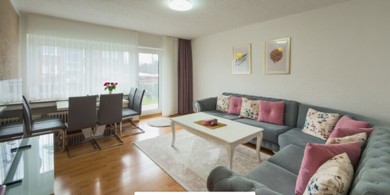 33 Wohnzimmer