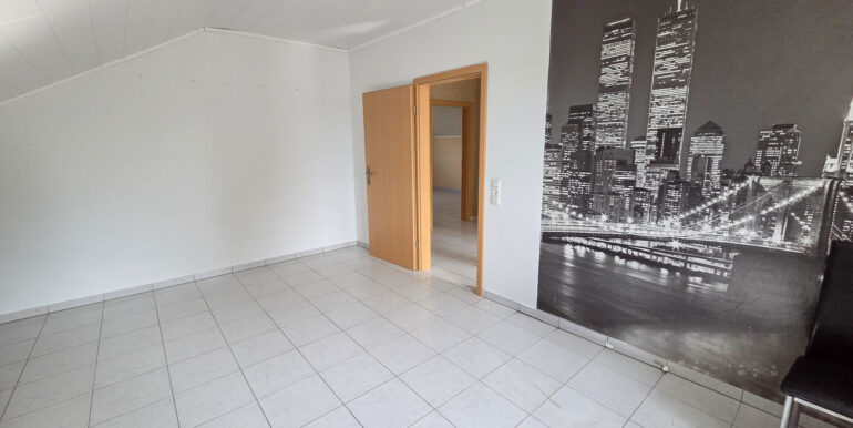 Schlafzimmer 1 DG