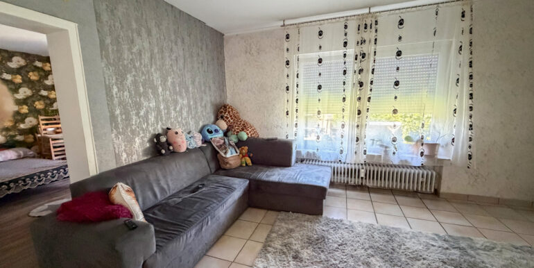 1. OG rechts Wohnen