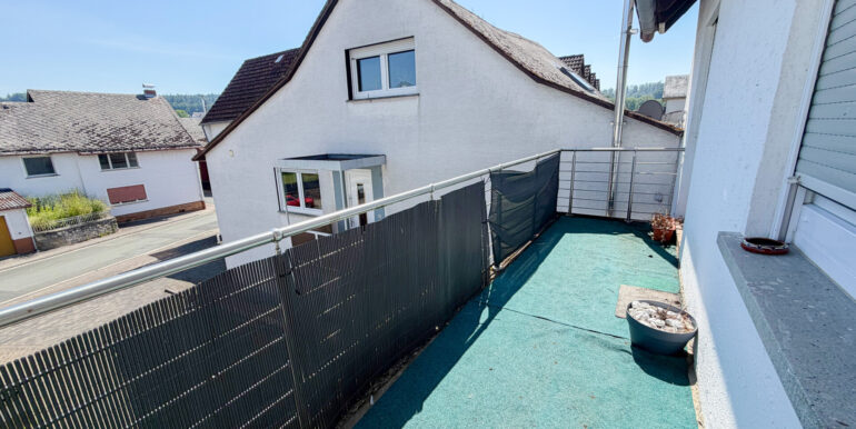 1. OG links Balkon