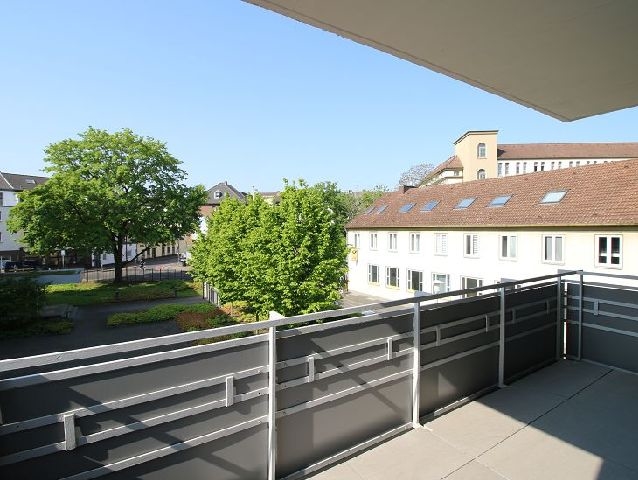 MODERNE 3-ZIMMERWOHNUNG MIT BALKON IN DER KREFELDER INNENSTADT ZU MIETEN - Foto 3