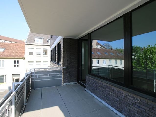 MODERNE 3-ZIMMERWOHNUNG MIT BALKON IN DER KREFELDER INNENSTADT ZU MIETEN - Foto 2