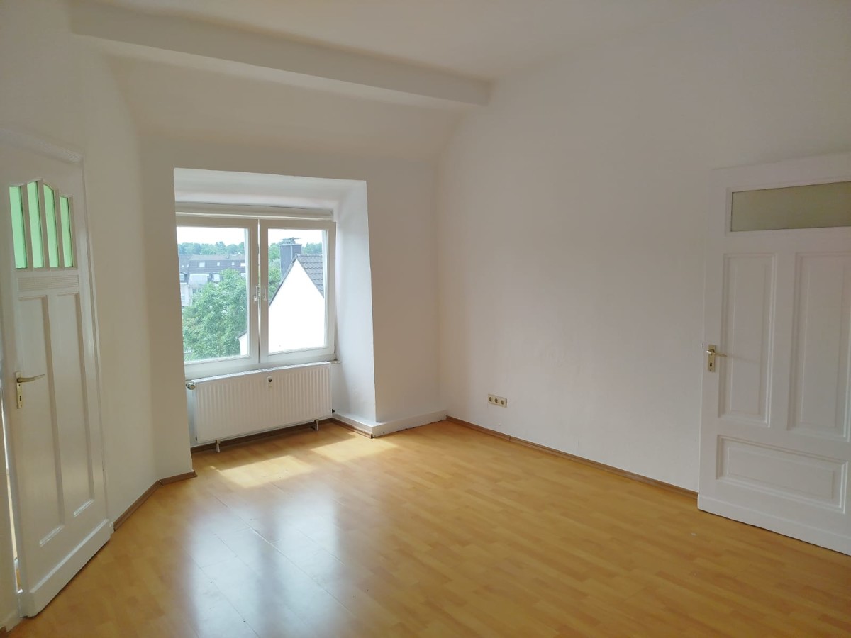 Heller Altbau mit Erker und viel Platz! - Foto 5