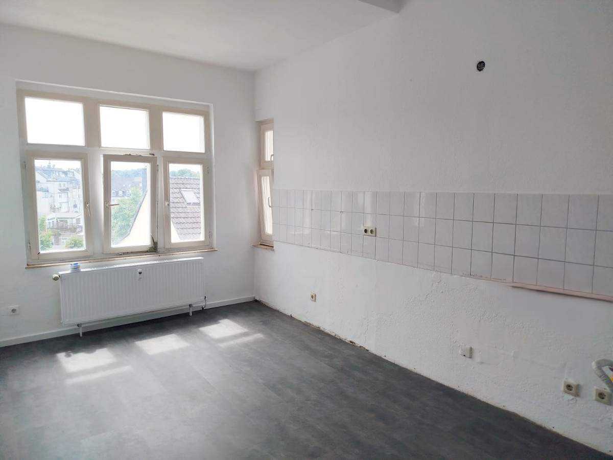 Heller Altbau mit Erker und viel Platz! - Foto 2