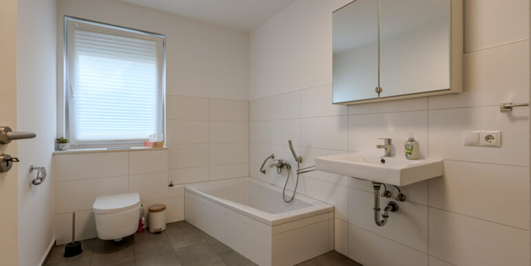 Bad Einliegerwohnung UG