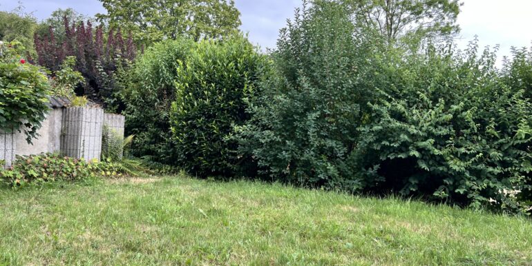 Zugehörige Gartenfläche