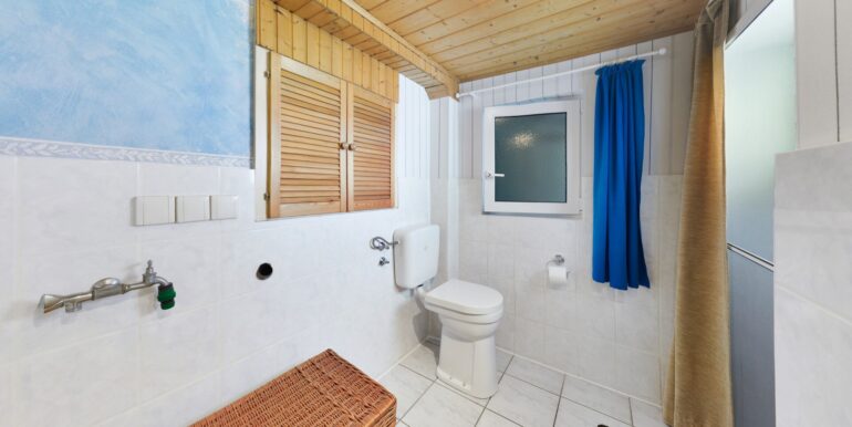 Waschküche mit WC