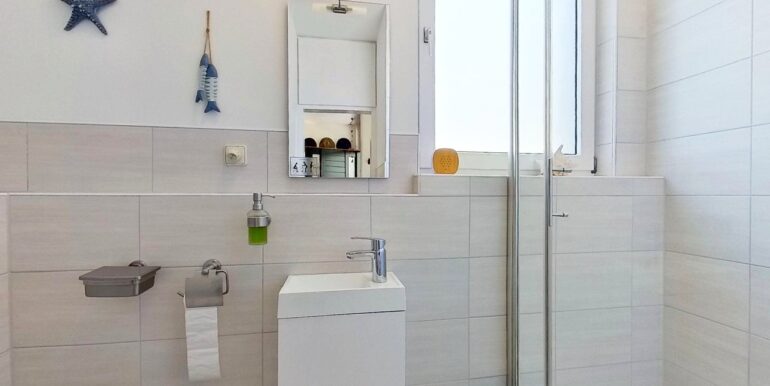 G-WC mit Dusche