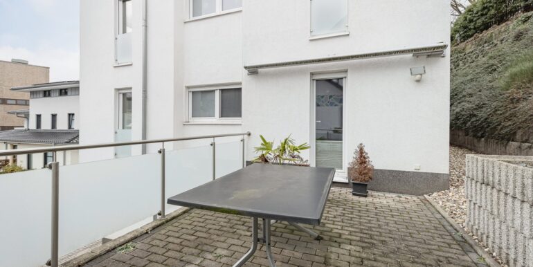 großzügige Terrasse