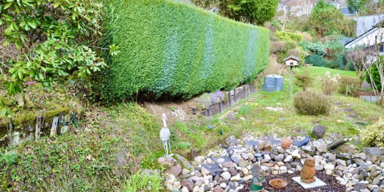 Garten mit Teich
