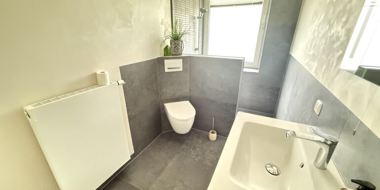 Badezimmer EG