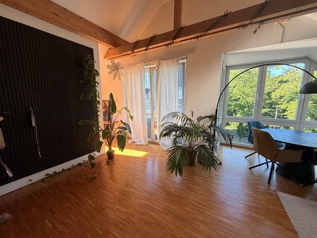 Attraktive, lichtdurchflutete Maisonette-Wohnung am Bunten Garten - Photo 2
