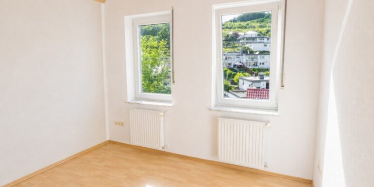 Zweites Schlaf-/Arbeitszimmer im DG (Foto I)