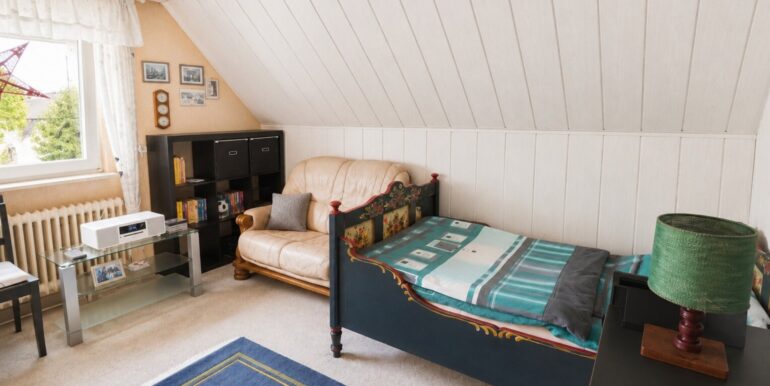 Zweites Schlafzimmer im DG