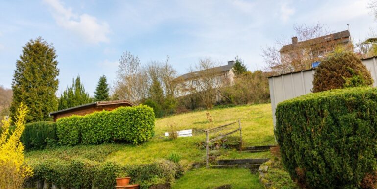 Das angrenzende Gartengrundstück