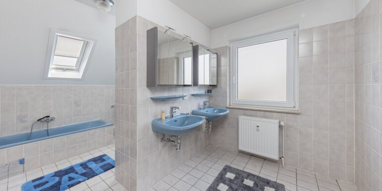 Hauptbadezimmer