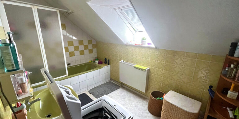 Badezimmer (DG)