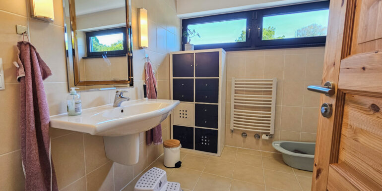 Badezimmer im DG