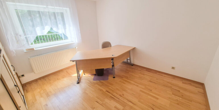 Zimmer (EG)