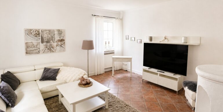 Das ca. 38 m² große Wohnzimmer Foto II