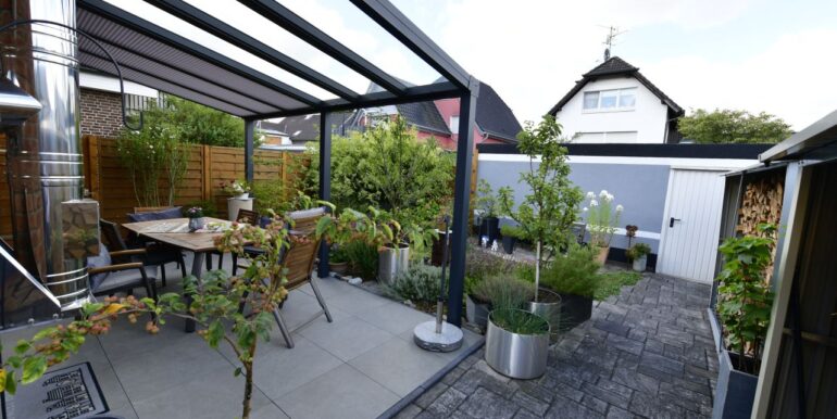 überdachte Terrasse