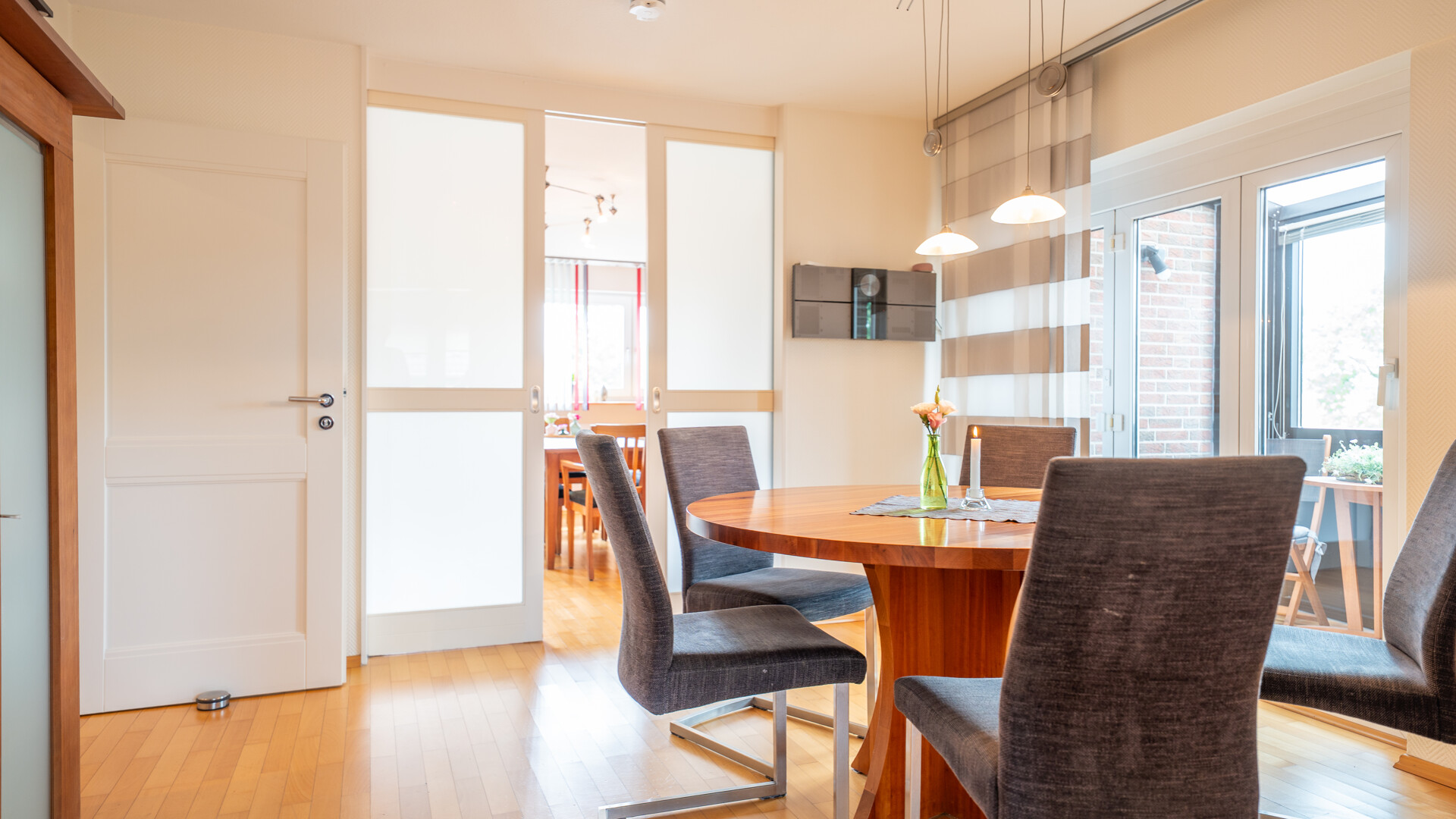 Haus‑in‑Haus‑Charakter: stilvolle 5‑Zimmer‑Maisonette mit Balkon und viel Raum zur freien Entfaltung - Photo 3
