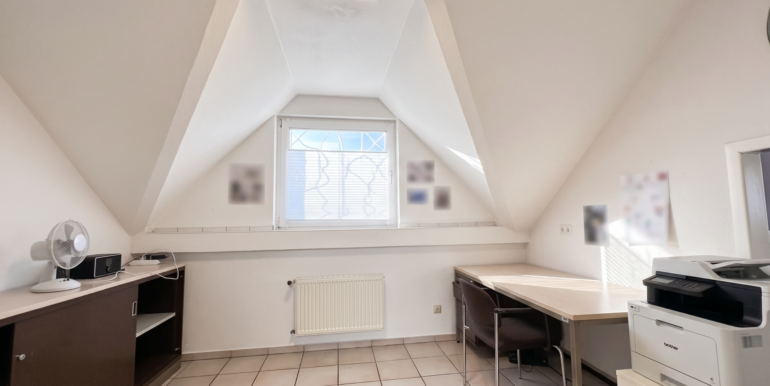 Büro 1