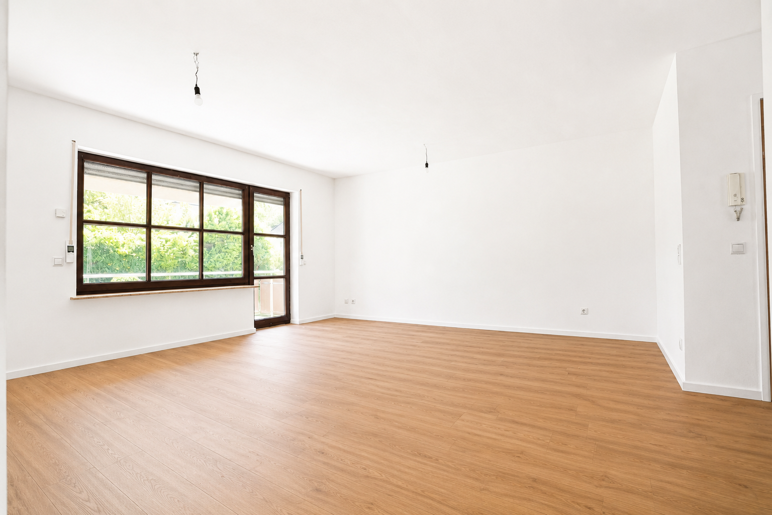 Frisch renovierte 3-Zimmer-Wohnung mit Loggia und Garage in ruhiger Lage - Photo 2