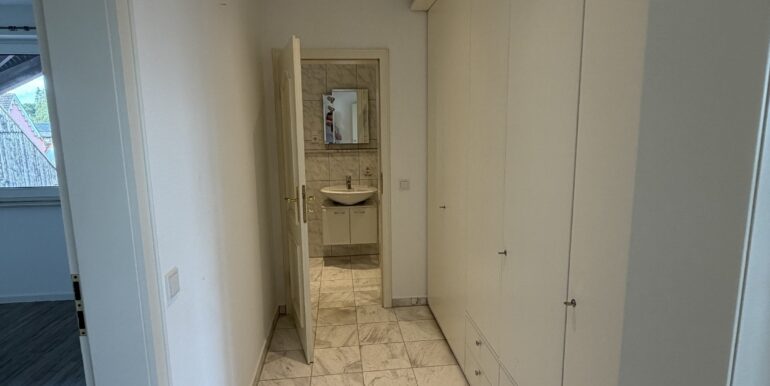 Flur Gast / Büro / Kind mit eigenem Bad