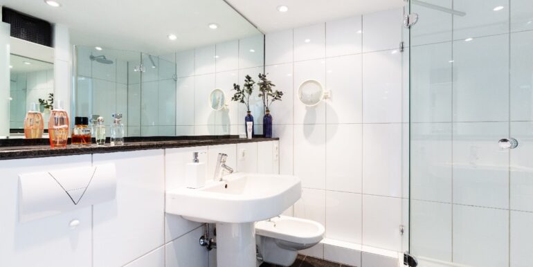 modernes Duschbad