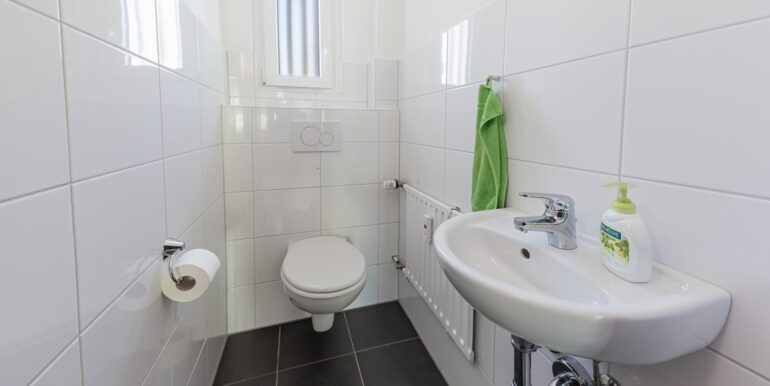 Einblick Wohnung straßenseitiges Haus