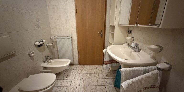 Badezimmer im Erdgeschoss