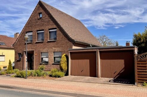 Einfam.-Haus mit Einliegerwhg. ...