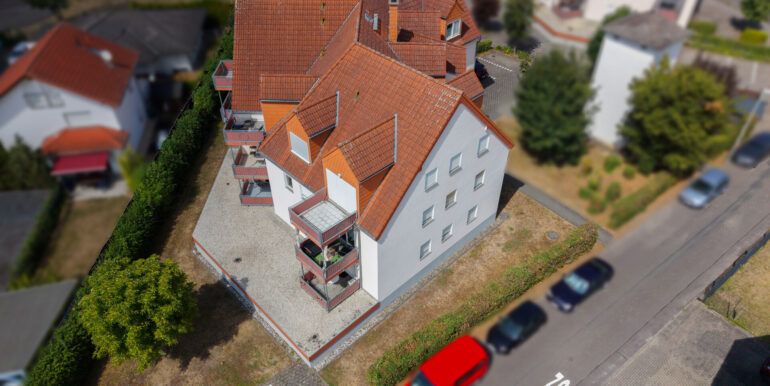 Seitenansicht zur Straße