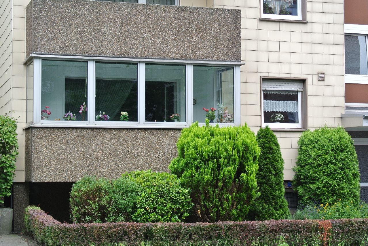 Neu renoviert ! Diese Singlewohnung mit Wintergarten wartet auf SIE ! - Photo 1