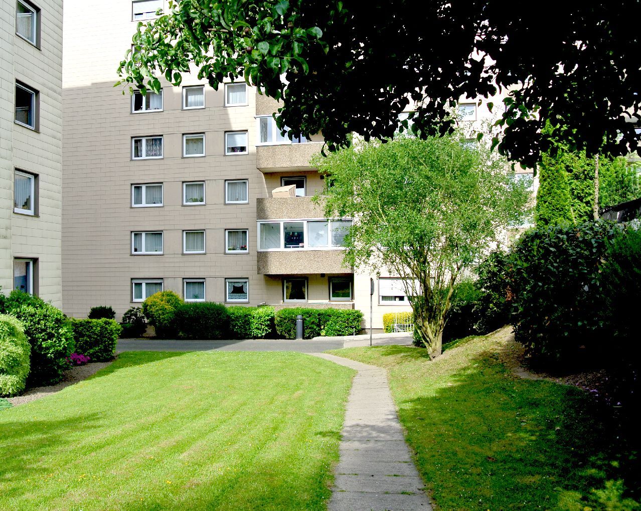 Neu renoviert ! Diese Singlewohnung mit Wintergarten wartet auf SIE ! - Photo 5