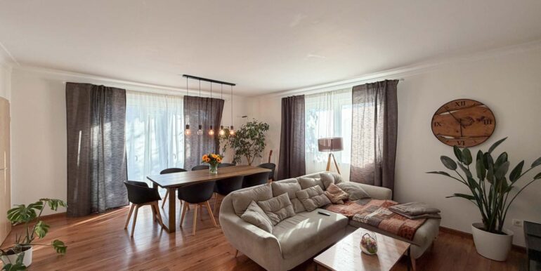 Wohn-/Esszimmer (EG)