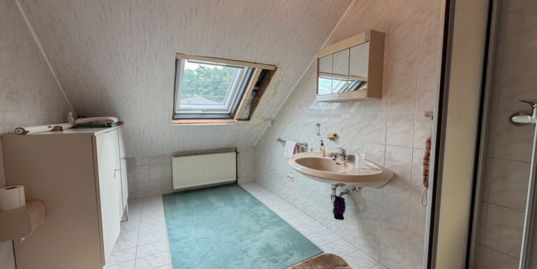 Badezimmer DG