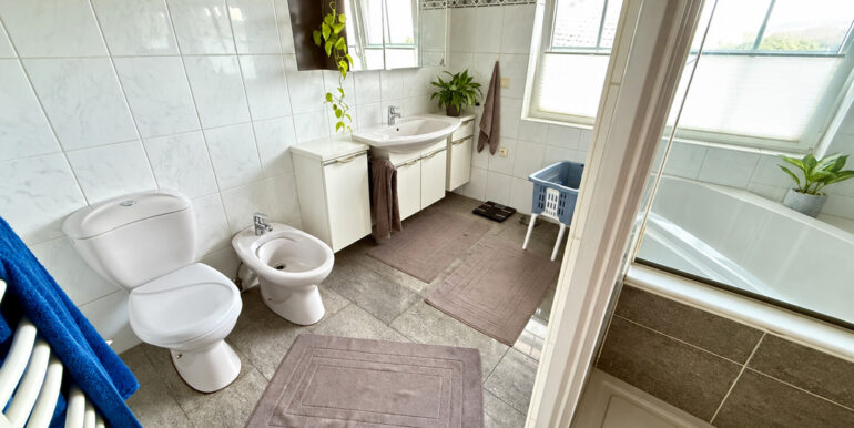 Badezimmer 1.OG