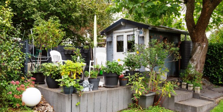 Gartenhaus mit Terrasse