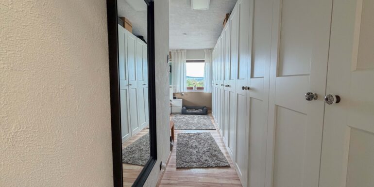 großer Schrank möglich
