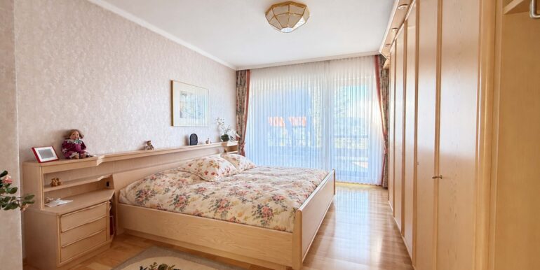 Schlafzimmer (OG)